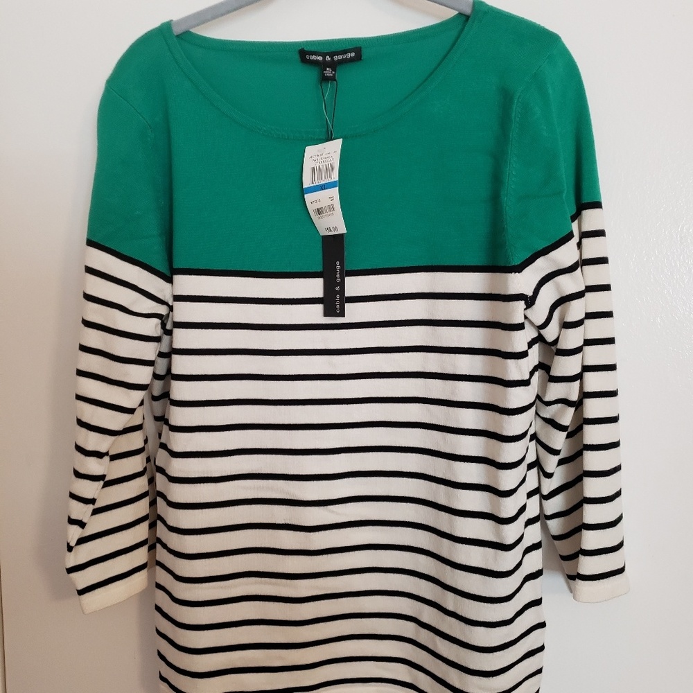 NWT Cable & Gauge 3/4 sleeved top